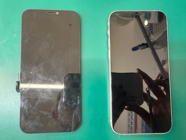 iPhone 12（アイフォントウェルブ）┃画面交換ならスマホ修理工房高岡赤祖父店へお任せください☆